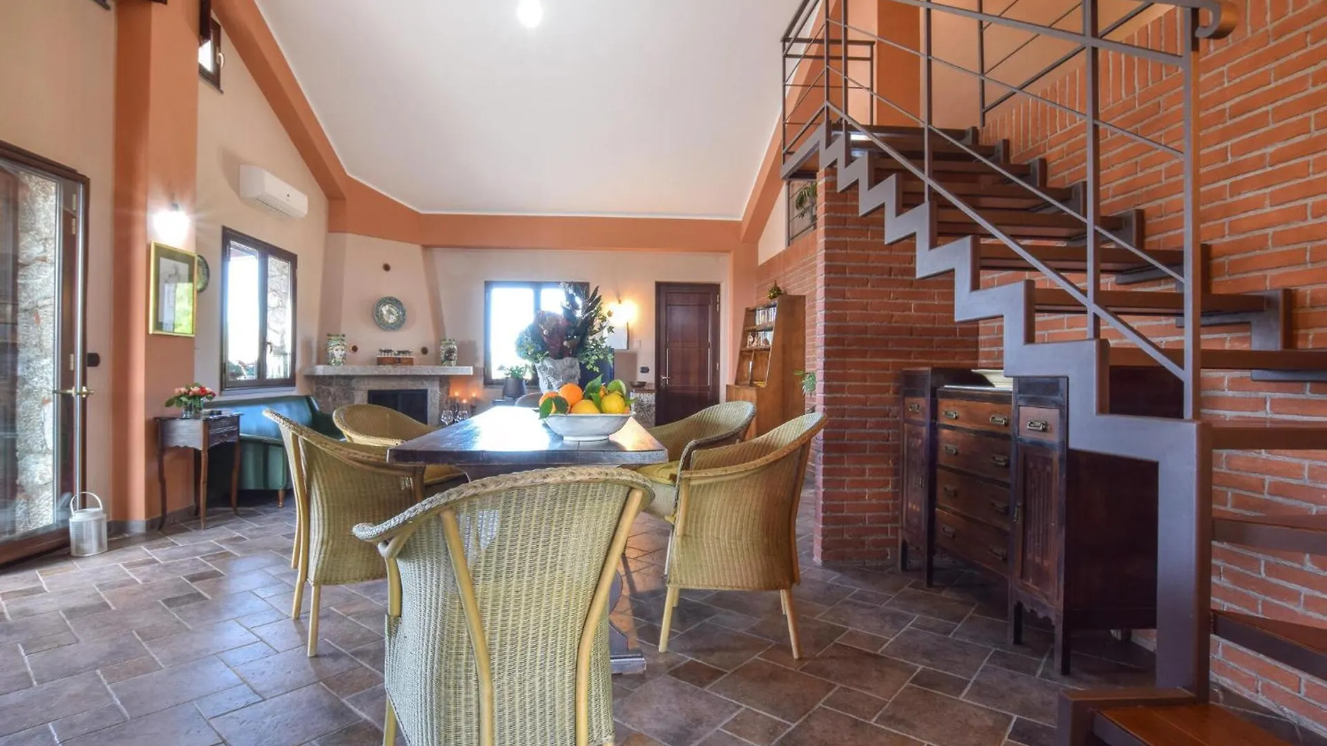 Villa Aura Graniti